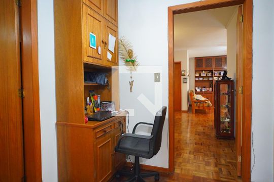 Corredor de apartamento à venda com 3 quartos, 300m² em Jardim Lindóia, Porto Alegre