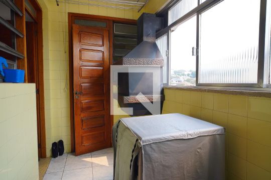 Cozinha e Área de Serviço de apartamento à venda com 3 quartos, 300m² em Jardim Lindóia, Porto Alegre