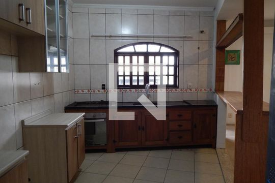 Cozinha de casa para alugar com 2 quartos, 98m² em Jardim de Lourdes, Embu das Artes