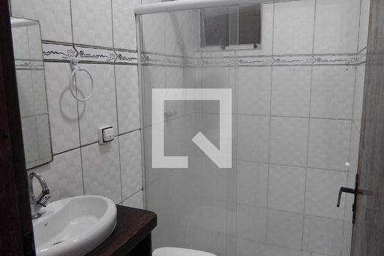 Banheiro de casa para alugar com 2 quartos, 98m² em Jardim de Lourdes, Embu das Artes