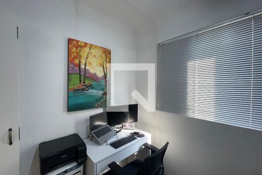 Quarto 3 de apartamento para alugar com 3 quartos, 65m² em Vila Sofia, São Paulo