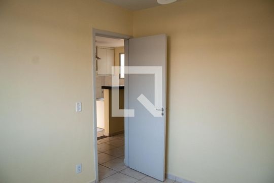 quarto 1 de apartamento à venda com 2 quartos, 48m² em Sapucaia, Contagem