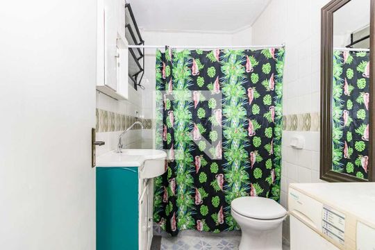 Banheiro de apartamento à venda com 1 quarto, 28m² em Partenon, Porto Alegre