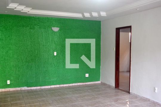 Casa para alugar com 3 quartos, 1m² em Nossa Senhora de Fátima, Nilópolis