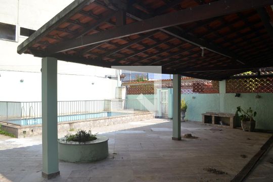 Quintal de casa para alugar com 3 quartos, 1m² em Nossa Senhora de Fátima, Nilópolis