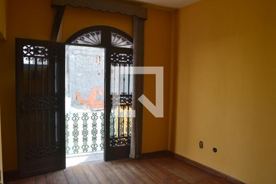 Suíte de casa para alugar com 3 quartos, 1m² em Nossa Senhora de Fátima, Nilópolis