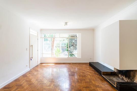 1o. Andar - Sala de casa à venda com 3 quartos, 174m² em Aclimação, São Paulo