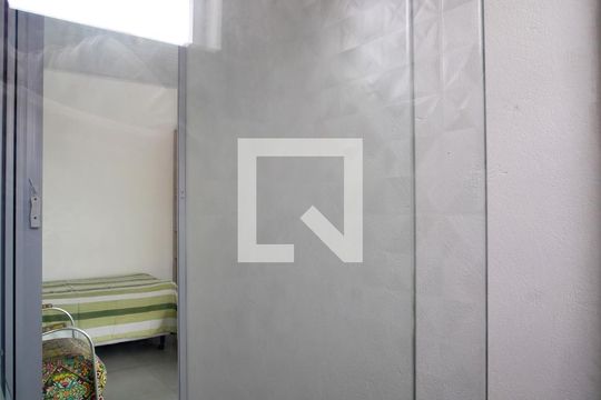 Banheiro de casa para alugar com 1 quarto, 25m² em Wanel Ville, Sorocaba
