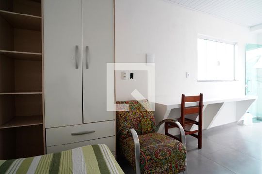 Casa para alugar com 1 quarto, 25m² em Wanel Ville, Sorocaba