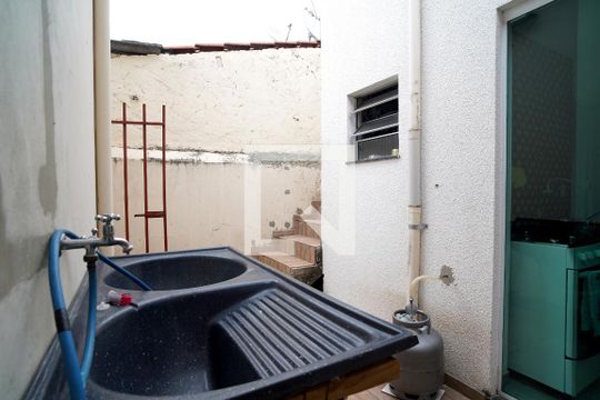 Área de Serviço de casa para alugar com 1 quarto, 25m² em Wanel Ville, Sorocaba