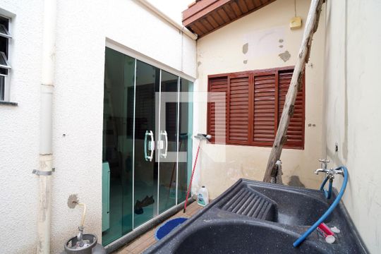 Área de Serviço de casa para alugar com 1 quarto, 25m² em Wanel Ville, Sorocaba