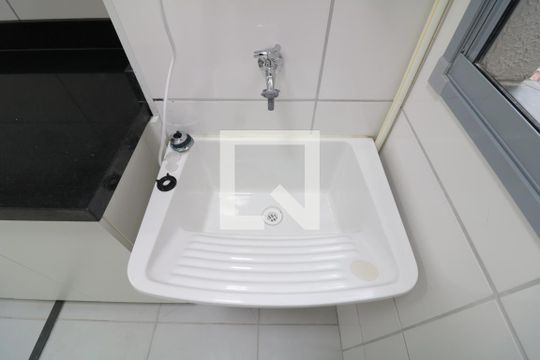 Cozinha e Área de Serviço - tanque de apartamento para alugar com 1 quarto, 30m² em Mooca, São Paulo