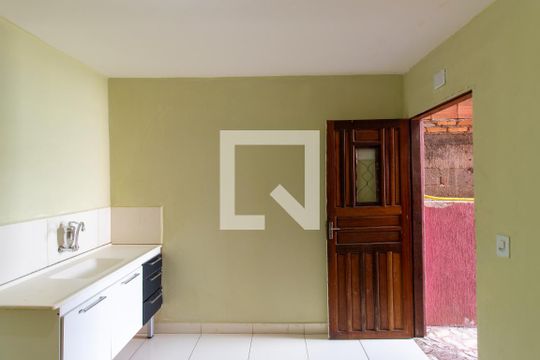 Sala/Cozinha de casa para alugar com 2 quartos, 30m² em Parque Mirante da Mata, Cotia