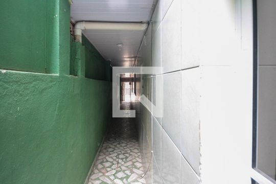 Corredor externo de casa à venda com 2 quartos, 70m² em Jardim Iva, São Paulo