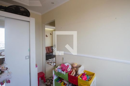 Quarto 1 de apartamento para alugar com 2 quartos, 54m² em Parque Maria Helena, São Paulo