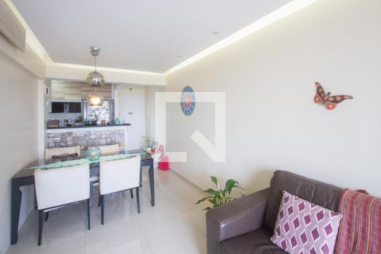 Sala de apartamento para alugar com 2 quartos, 54m² em Parque Maria Helena, São Paulo