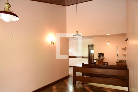 copa de casa de condomínio para alugar com 4 quartos, 800m² em Bosque do Vianna, Cotia
