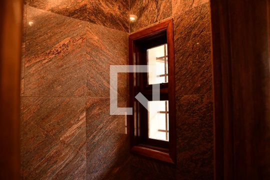 Lavabo de casa de condomínio para alugar com 4 quartos, 800m² em Bosque do Vianna, Cotia
