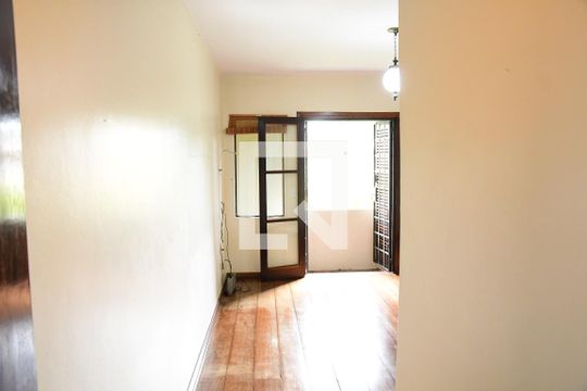 Casa de Condomínio para alugar com 4 quartos, 800m² em Bosque do Vianna, Cotia