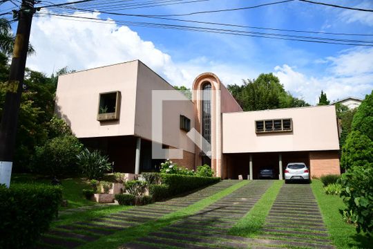 Fachada de casa de condomínio para alugar com 4 quartos, 800m² em Bosque do Vianna, Cotia
