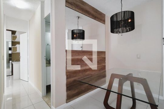 Sala de apartamento para alugar com 2 quartos, 48m² em Anil, Rio de Janeiro