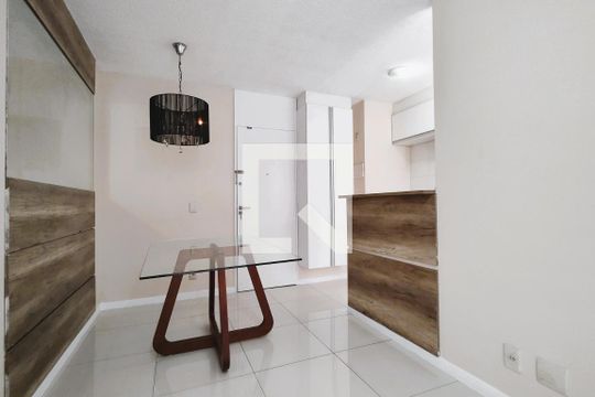 Sala de apartamento para alugar com 2 quartos, 48m² em Anil, Rio de Janeiro