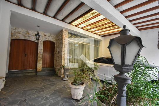 Garagem  de casa à venda com 4 quartos, 165m² em Brooklin Paulista, São Paulo