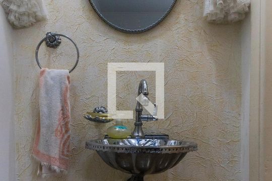 Lavabo de casa à venda com 5 quartos, 240m² em Jardim Vera Cruz, São Paulo