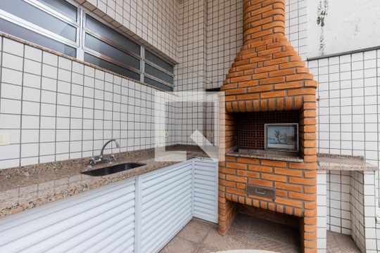 Quintal - Churrasqueira de casa à venda com 5 quartos, 240m² em Jardim Vera Cruz, São Paulo