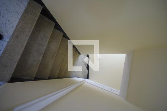 Escada de casa à venda com 3 quartos, 130m² em Campos Elíseos, São Paulo