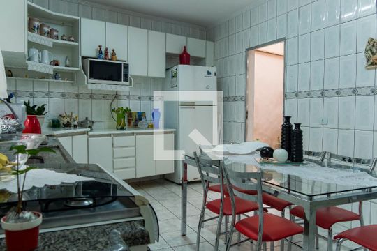 Cozinha de casa à venda com 3 quartos, 270m² em Alves Dias, São Bernardo do Campo