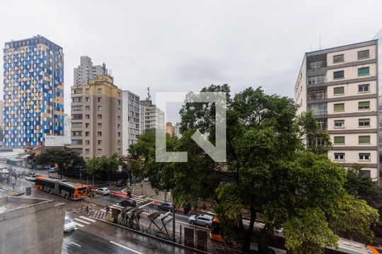 Sala - Vista de apartamento à venda com 1 quarto, 71m² em Pinheiros, São Paulo