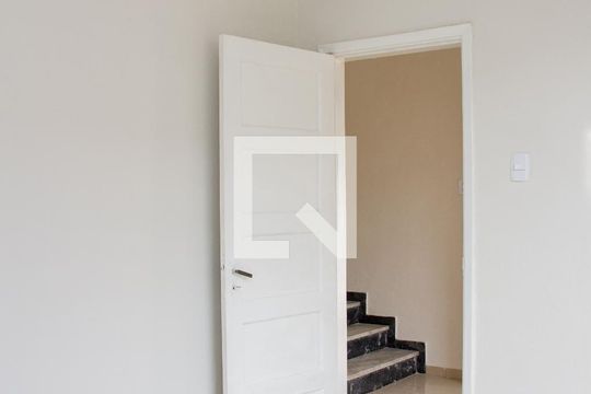 Quarto 01 de casa para alugar com 4 quartos, 160m² em Cascadura, Rio de Janeiro