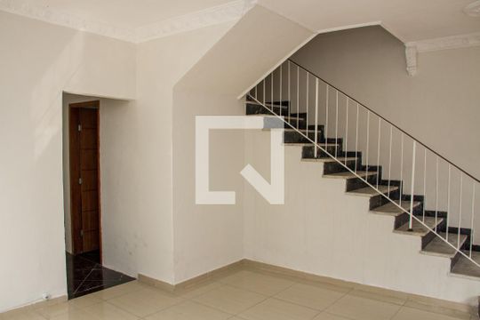 Casa para alugar com 4 quartos, 160m² em Cascadura, Rio de Janeiro