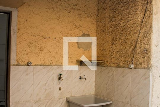 Área de Serviço de casa para alugar com 4 quartos, 160m² em Cascadura, Rio de Janeiro