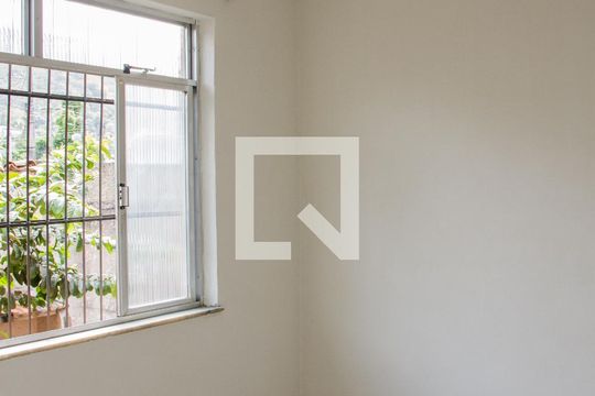 Quarto 01 de casa para alugar com 4 quartos, 160m² em Cascadura, Rio de Janeiro