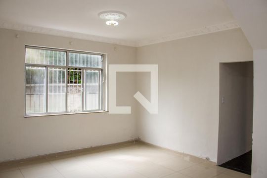 Sala de casa para alugar com 4 quartos, 160m² em Cascadura, Rio de Janeiro