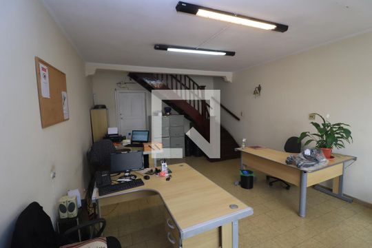 Sala de TV de casa à venda com 3 quartos, 240m² em Parque São Jorge, São Paulo