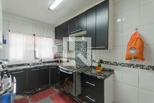 Cozinha  de casa de condomínio à venda com 3 quartos, 146m² em Vila Salete, São Paulo