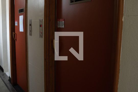 Hall de Entrada de apartamento para alugar com 1 quarto, 35m² em Botafogo, Rio de Janeiro