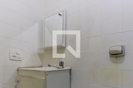 Banheiro de apartamento à venda com 2 quartos, 58m² em Pinheiros, São Paulo