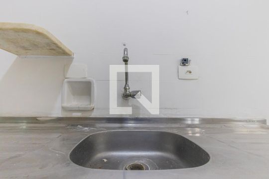 Cozinha de apartamento à venda com 2 quartos, 58m² em Pinheiros, São Paulo
