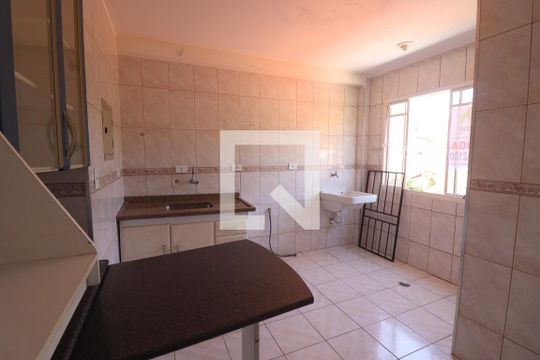 Cozinha de apartamento para alugar com 2 quartos, 49m² em Parque Panamericano, São Paulo