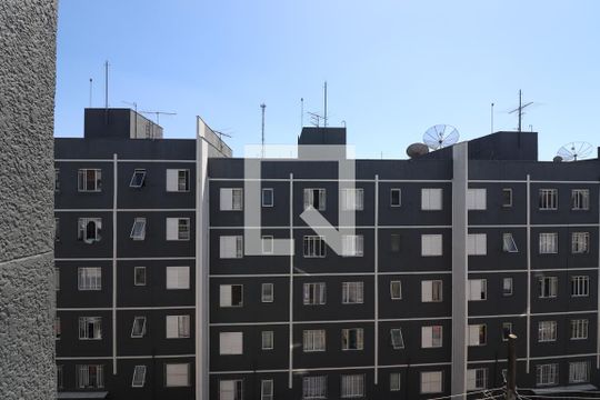 Vista Quarto 2  de apartamento para alugar com 2 quartos, 49m² em Parque Panamericano, São Paulo