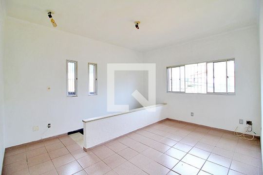 Casa à venda com 2 quartos, 204m² em Campestre, Santo André