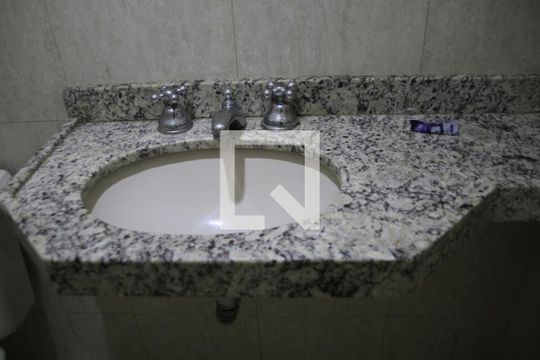 Banheiro Corredor de casa à venda com 3 quartos, 150m² em Vila Jacuí, São Paulo