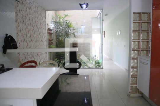 Cozinha de casa à venda com 3 quartos, 150m² em Vila Jacuí, São Paulo