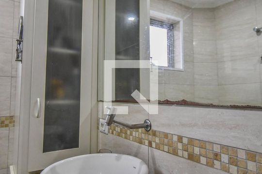 Banheiro de casa à venda com 2 quartos, 90m² em Parque Colonial, São Paulo