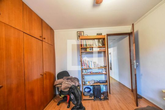 Quarto 01 de casa à venda com 2 quartos, 90m² em Parque Colonial, São Paulo