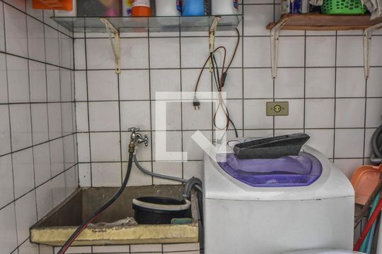 Lavanderia de casa à venda com 2 quartos, 90m² em Parque Colonial, São Paulo